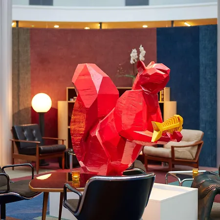 Motto By Hilton Rotterdam City Centre 4*