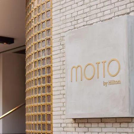 Motto By Hilton Rotterdam City Centre 4*