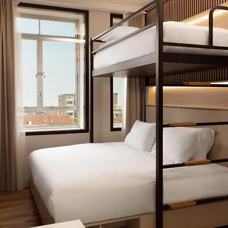 ホテル Motto By Hilton Rotterdam City Centre 4*