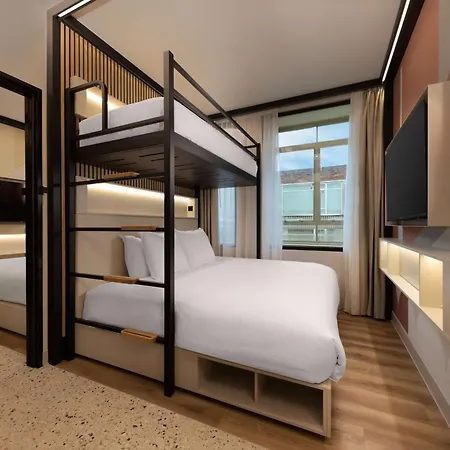 Motto By Hilton Blaak