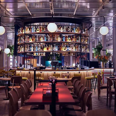 Motto By Hilton Blaak Отель