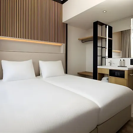 Motto By Hilton Centre 4*