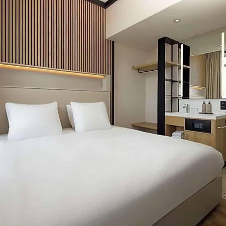Motto By Hilton Centre 4*