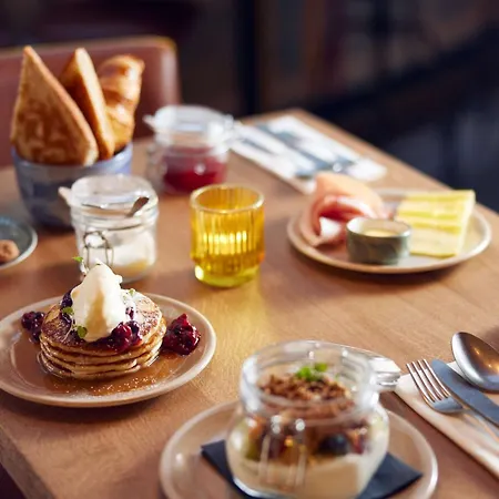 Motto By Hilton Blaak Hotel 4*